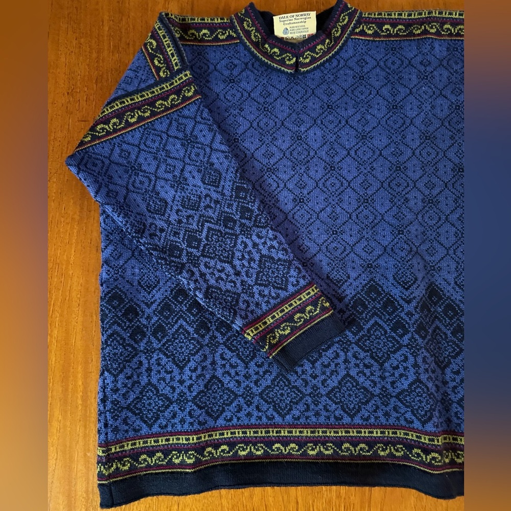 Dale of Norway Women’s Pullover Wool Sweater - Picture 3 of 8